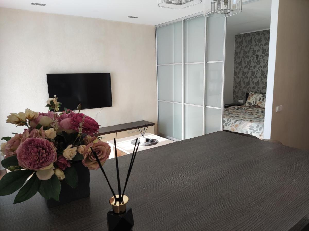 Nikoletos Apartamentai Panevėžys Exteriör bild