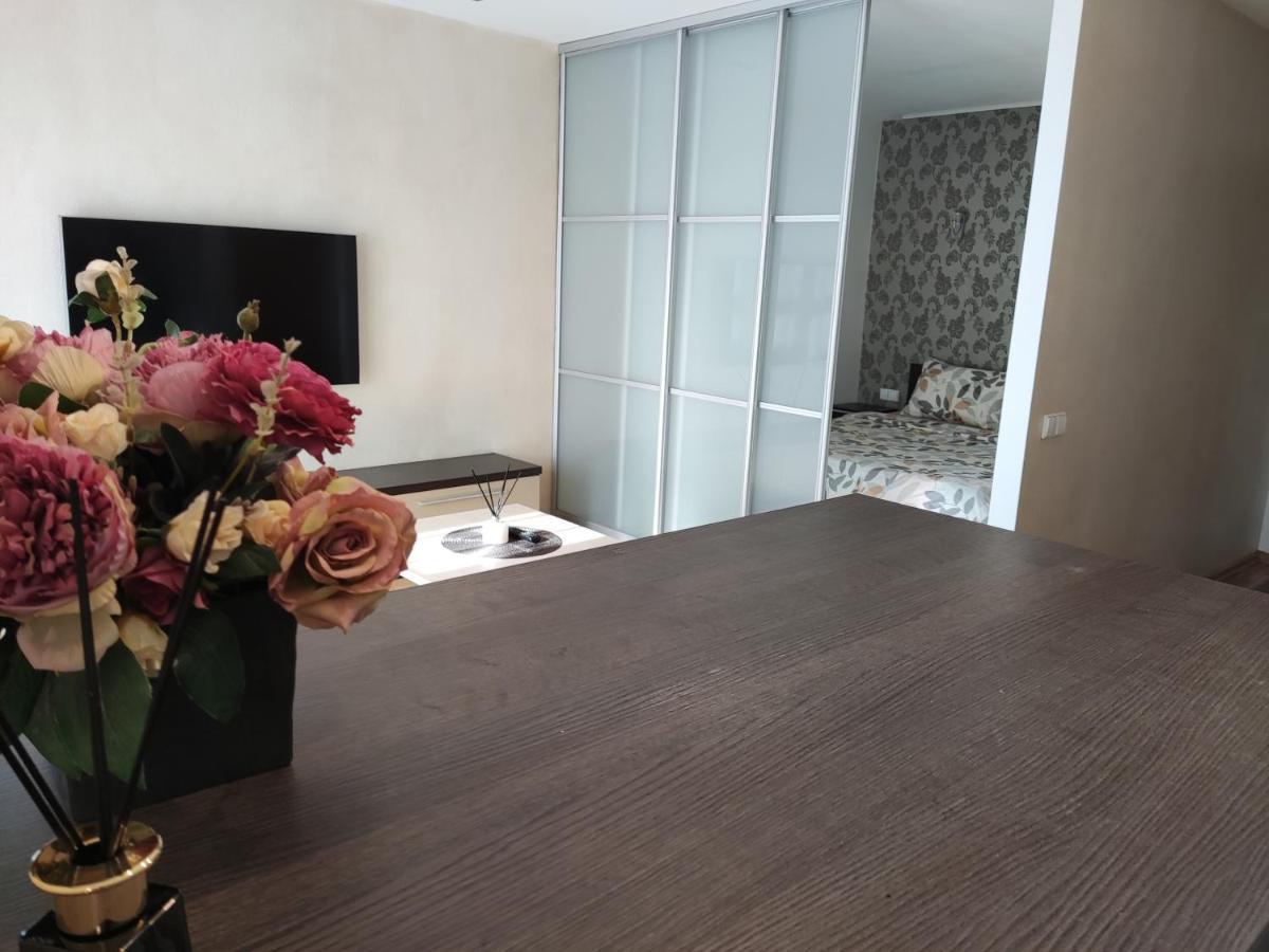 Nikoletos Apartamentai Panevėžys Exteriör bild